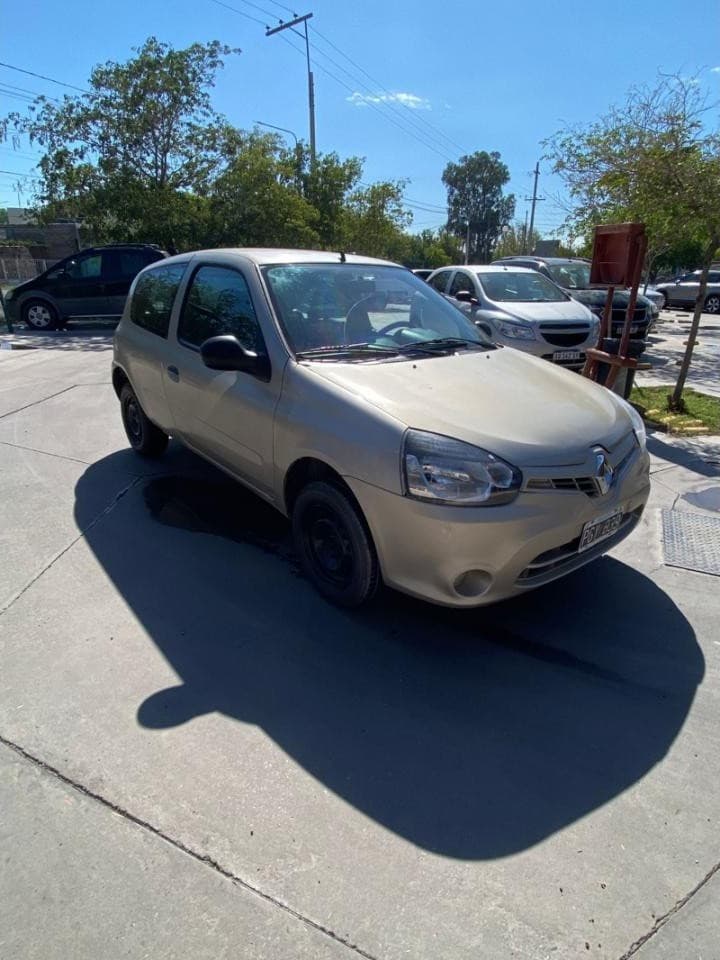 Renault Clio 3 Ptas Aire Y Direccion 2015
