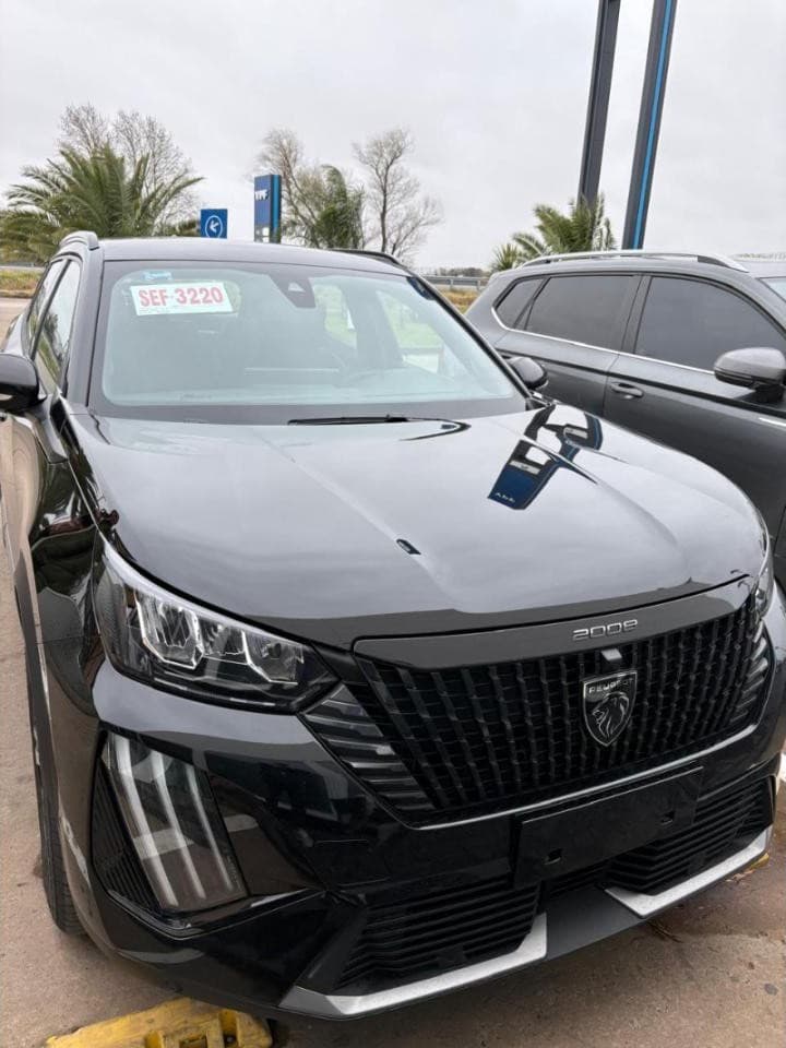 Peugeot 2008 Allure. Modelo 2025