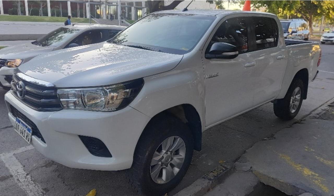 Toyota Hilux 2016 Sr, 4x4 D/c. Liquido Por Esta Semana