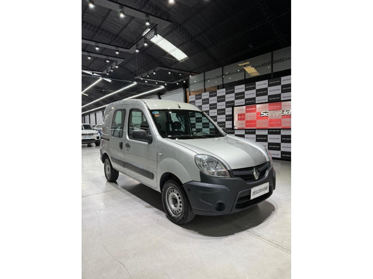 Renault Kangoo Ph3 Confort 1.6 5asientos 2015 98.800km Unico Dueño
