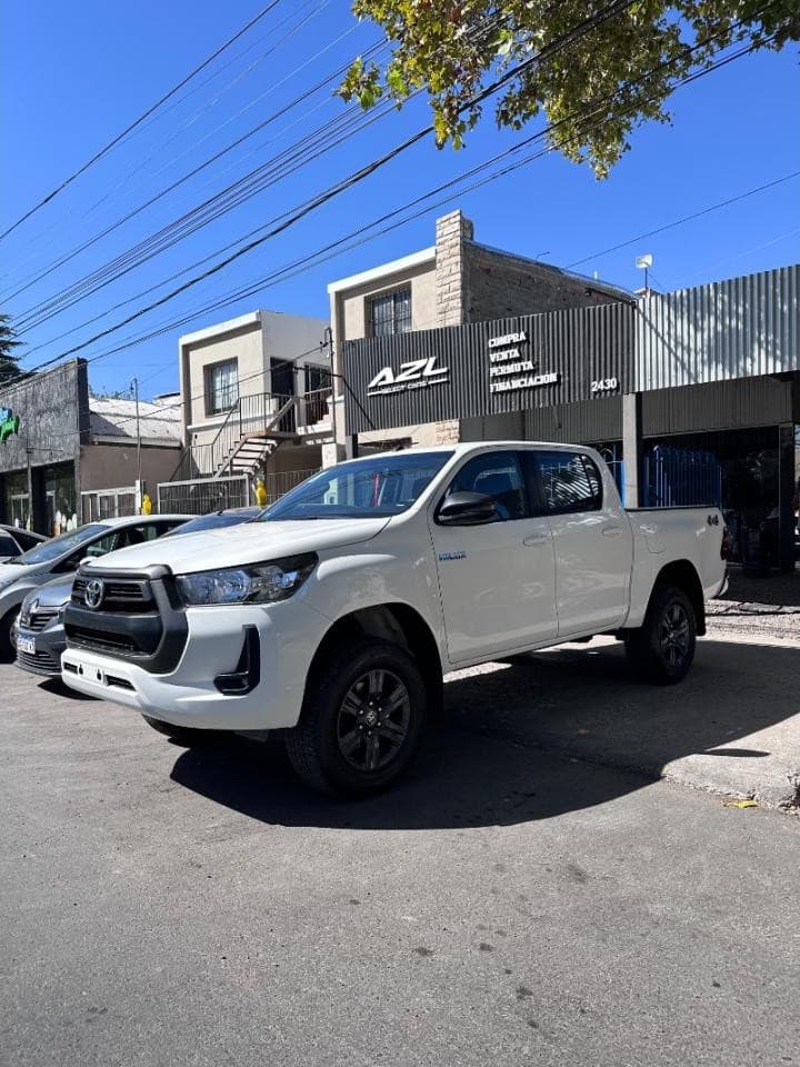 Toyota Hilux 2.8 Sr 4x4 2024 0km