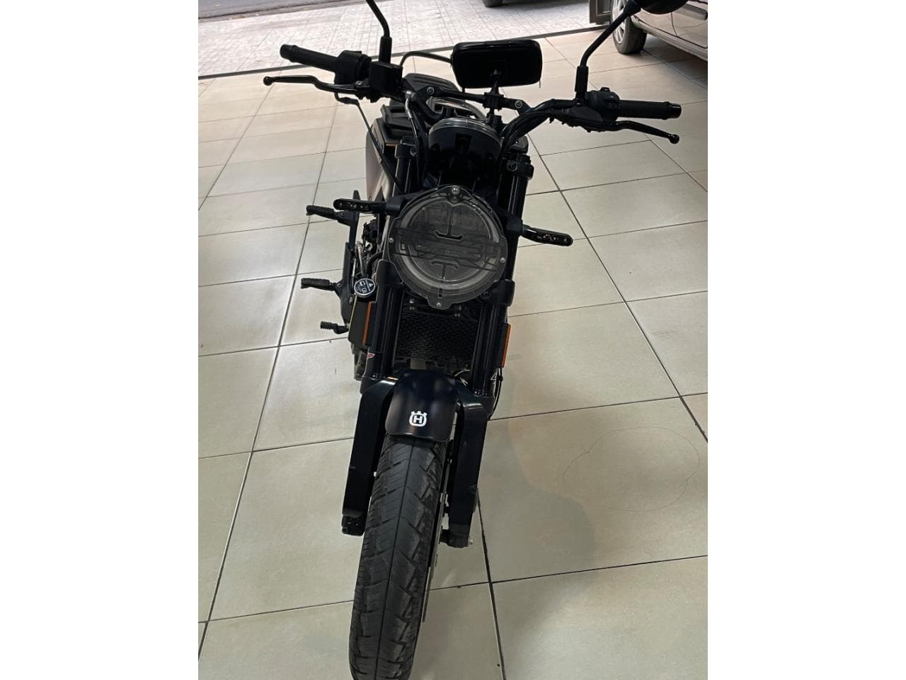 Husqvarna Svartpilen 200