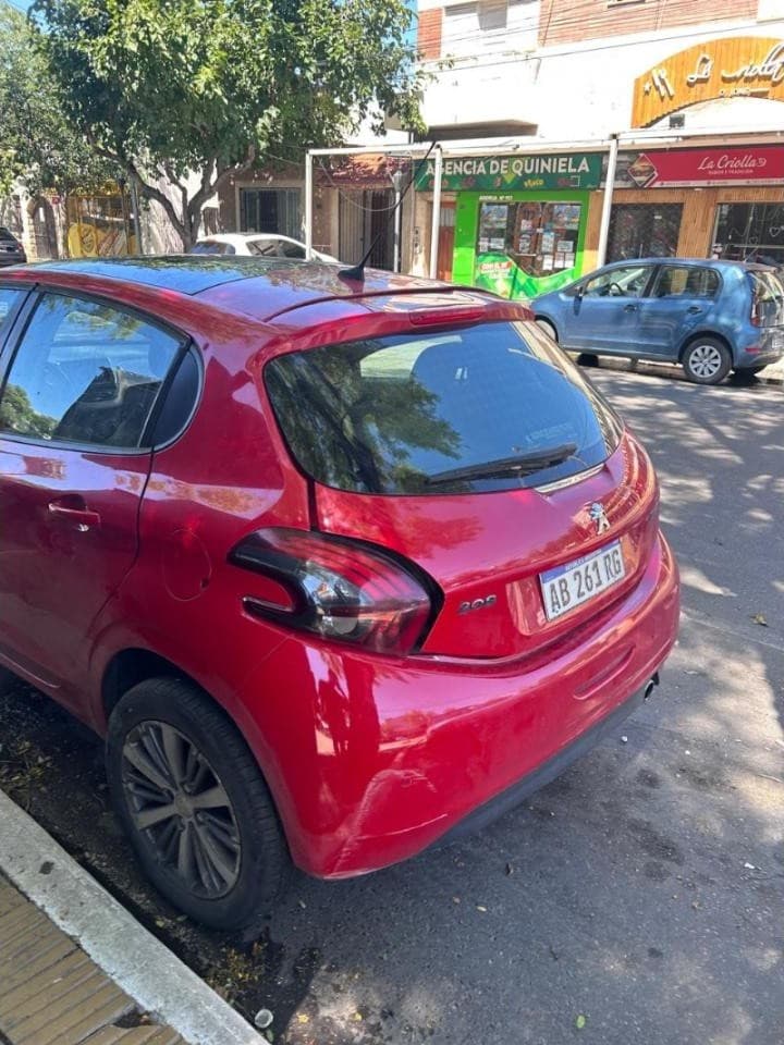 Peugeot 208 Allure 2017