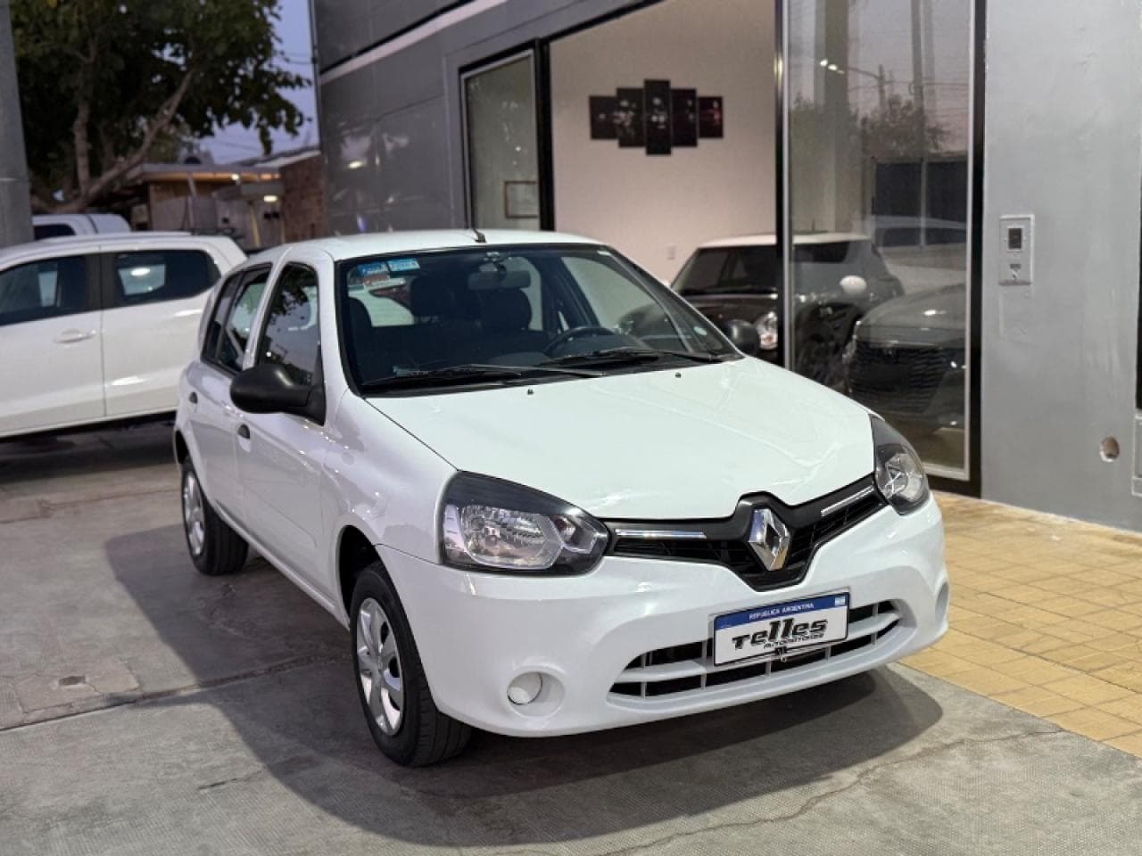 Renault Clio Mio 1.2 Año 2013