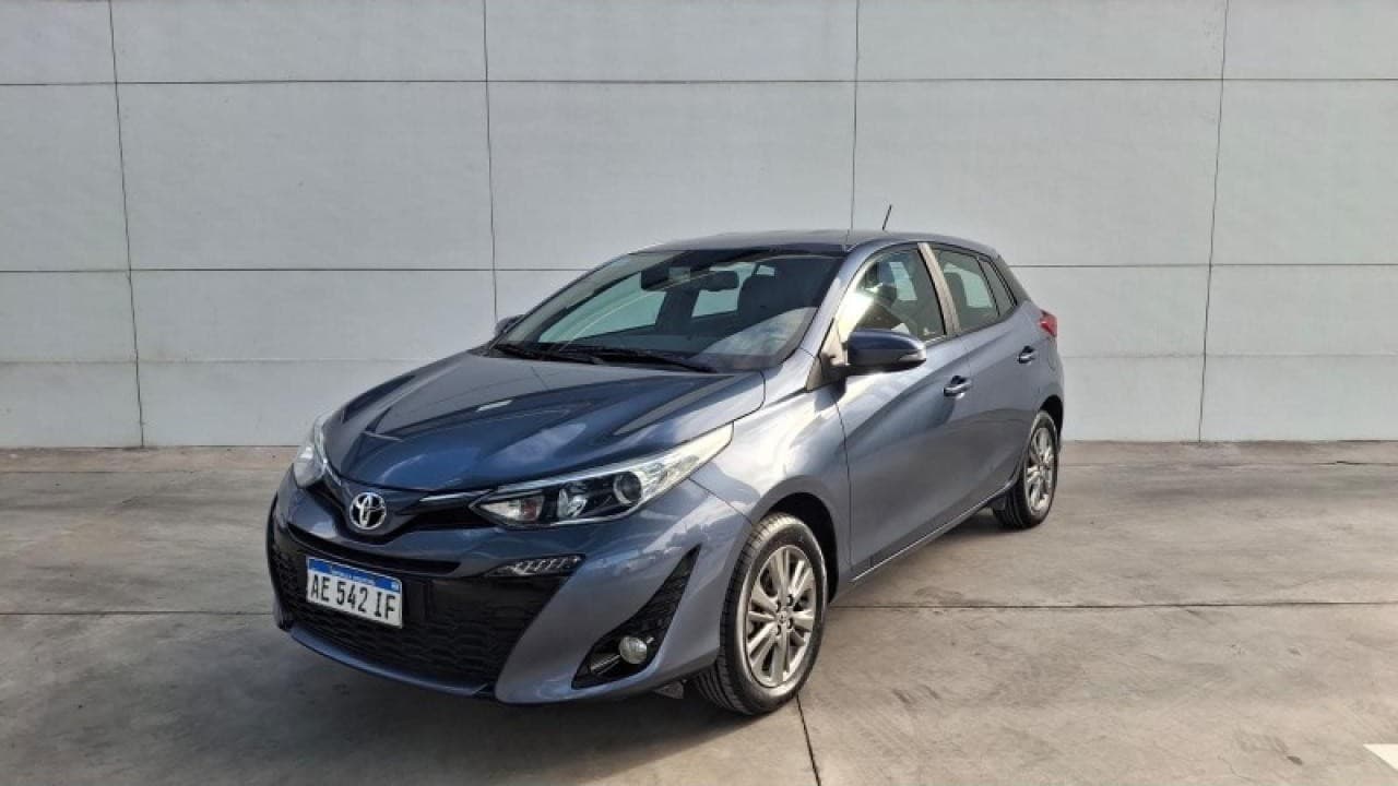 Toyota Yaris Xls 1.5 Mt 5p 2021 $ 25.900.000+ Transferencia $ 1.036.000. Financiacion - Permuta