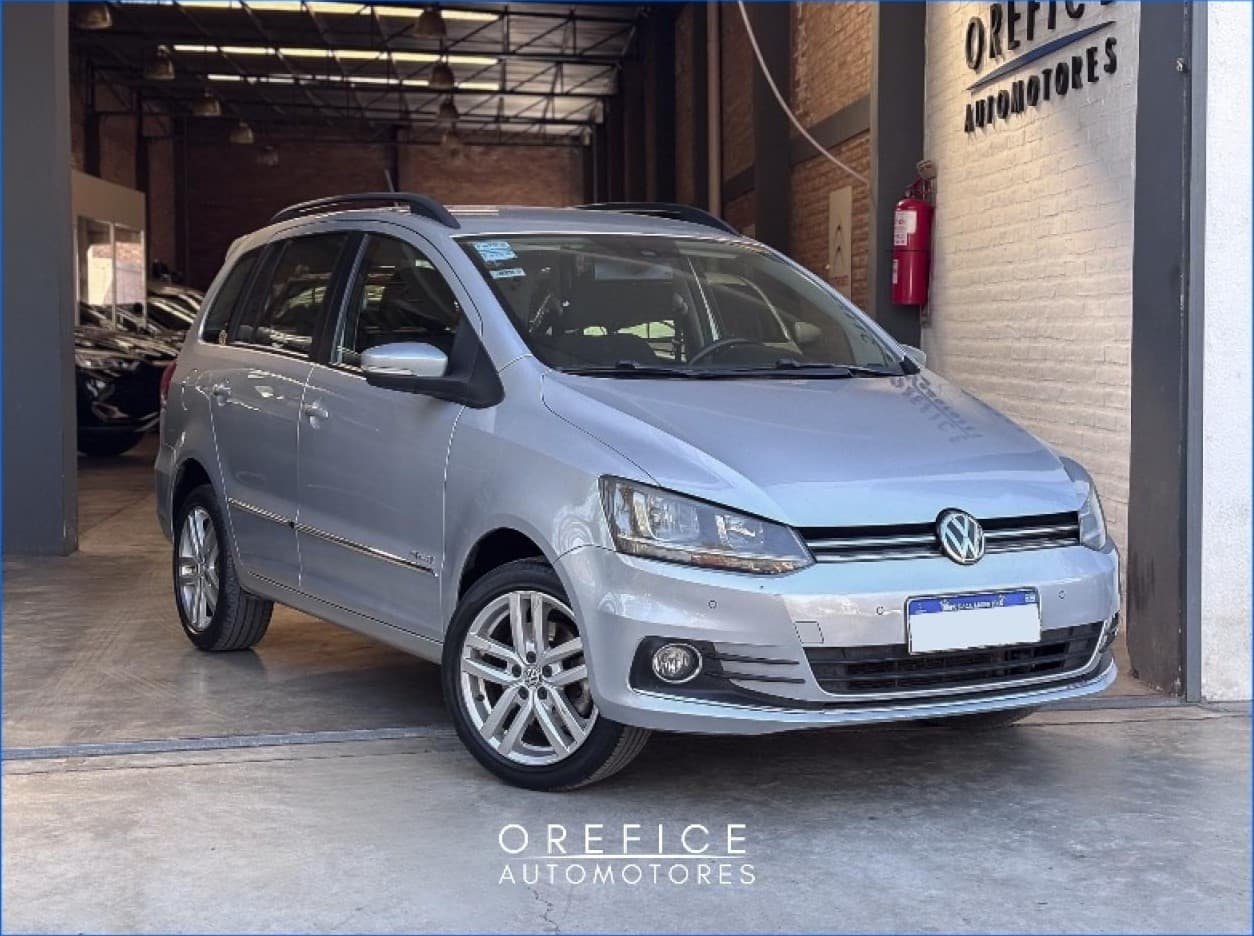 Volkswagen Suran Highline 1.6 2017 Anticipo De $8.980.000 Y Cuotas Fijas En Pesos