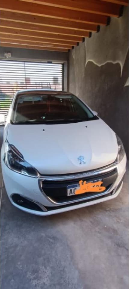 Peugeot 208 Feline 2018 Impecable