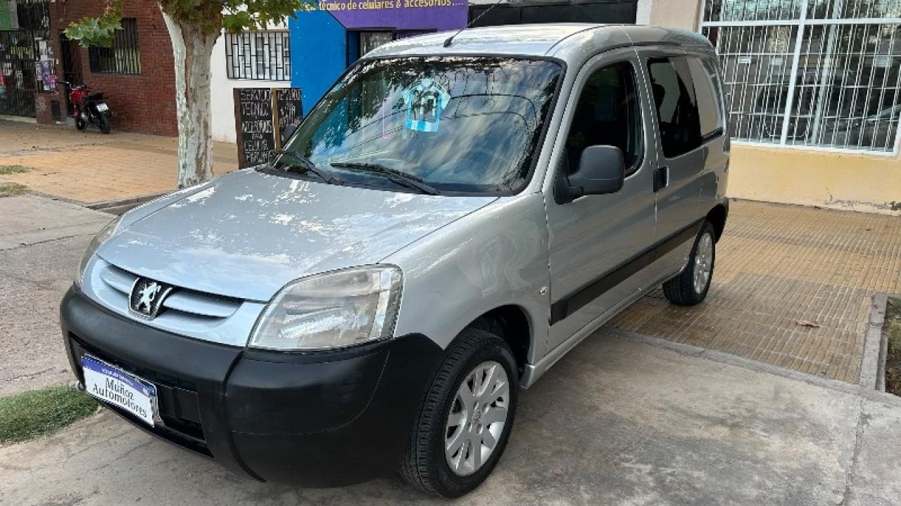 Peugeot Partner 2017 5 Plazas Doble Portón Lateral 1.4 Nafta