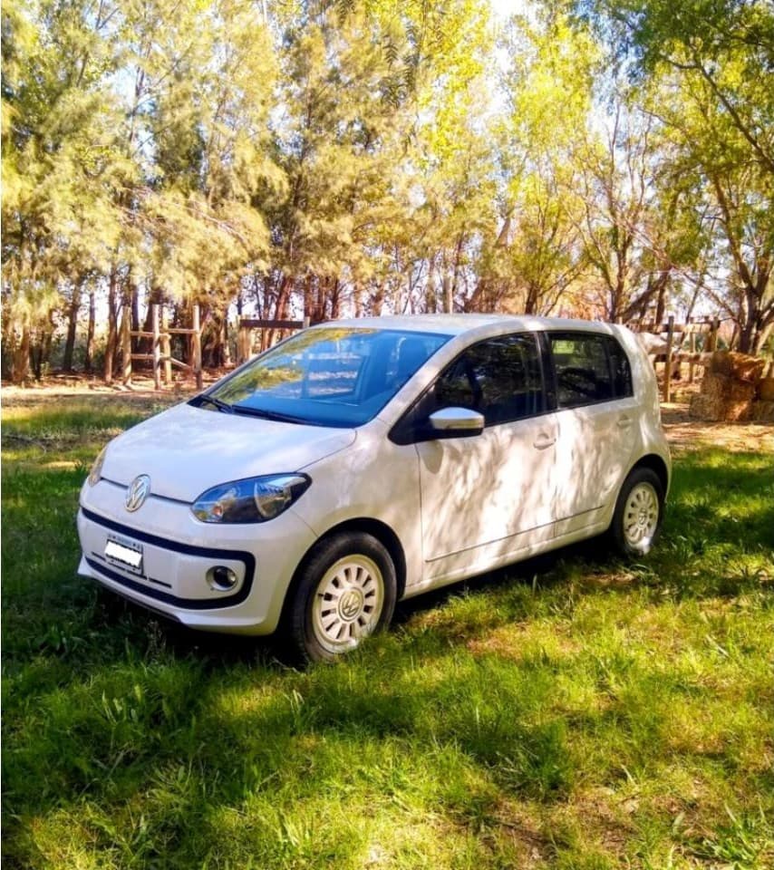 Volkswagen Up White 2015