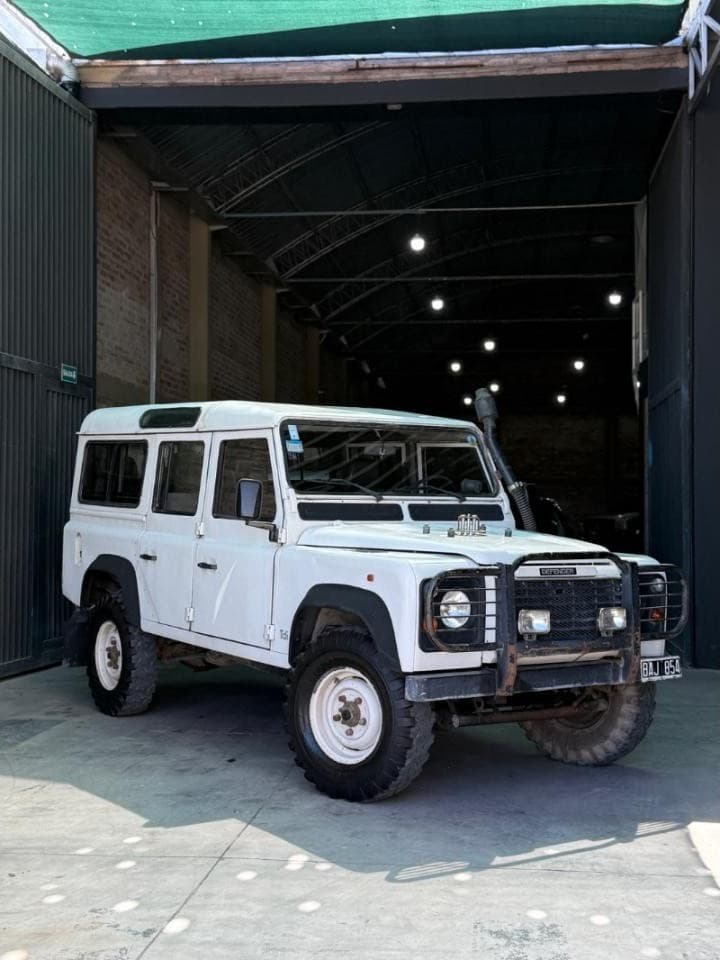 Land Rover Defender 110