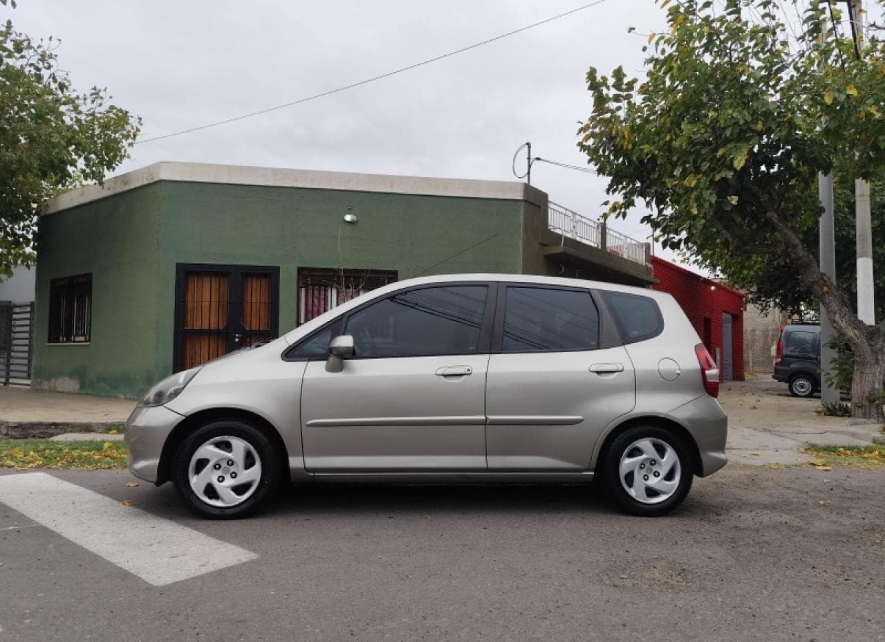 Honda Fit Lx 2008. Permuto