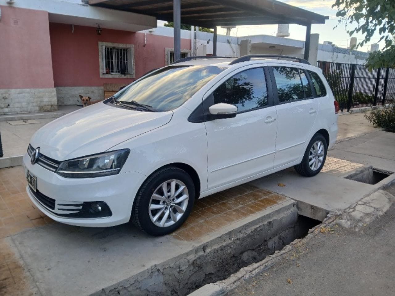 Volkswagen Suran 2015