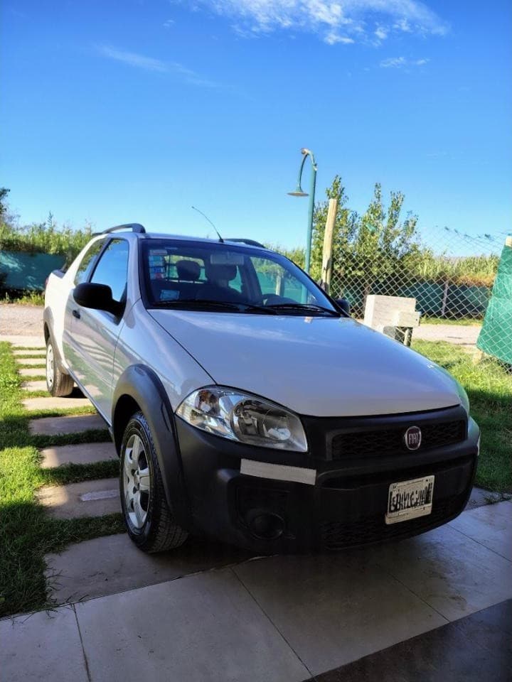 Fiat Strada Working 2015 Doble Cabina - 58mil Km, Impecable