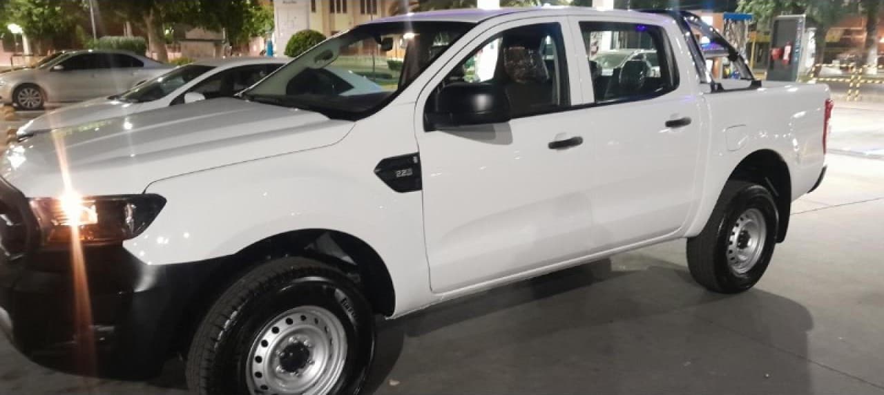 Ford Ranger 2023 Con Tan Solo 3200 Kilometros  Recibo Cabina Simple .