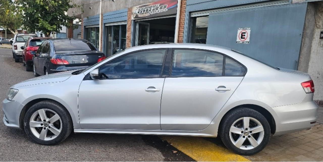 Volkswagen Vento 2.5 Advance Plus 170cv 2015