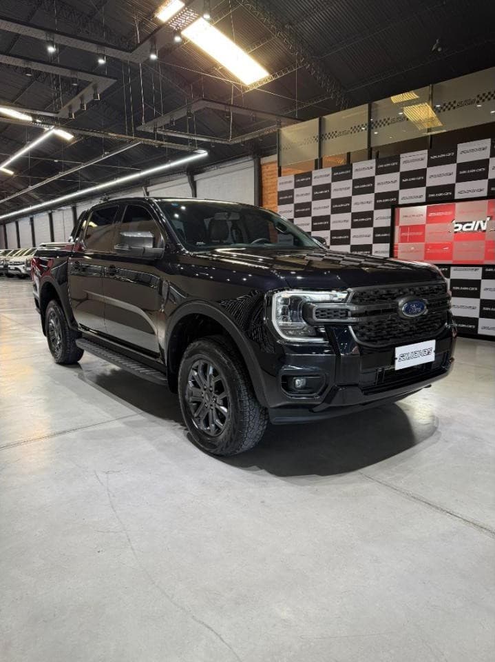 Ford Ranger 2.0t 4x4 Black Edition 2024 (con 20 Mil Km)