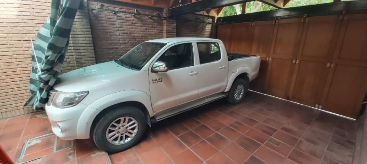 Toyota Hilux Srv 4x2 Manual 2015 120.000km Impecable