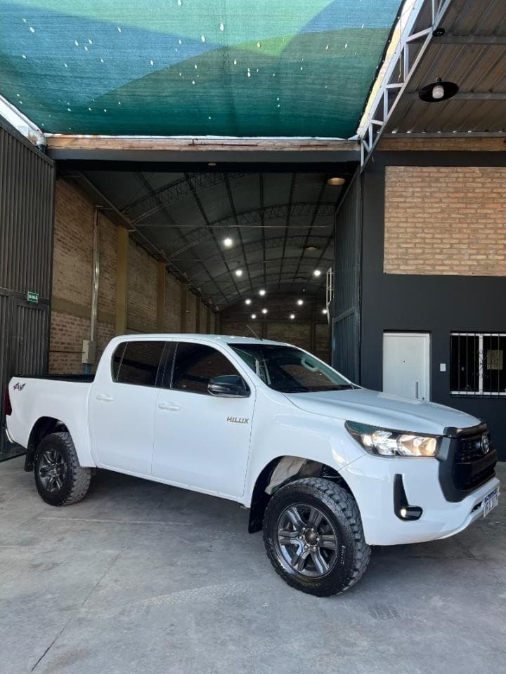 Toyota Hilux Sr 4x4 2021