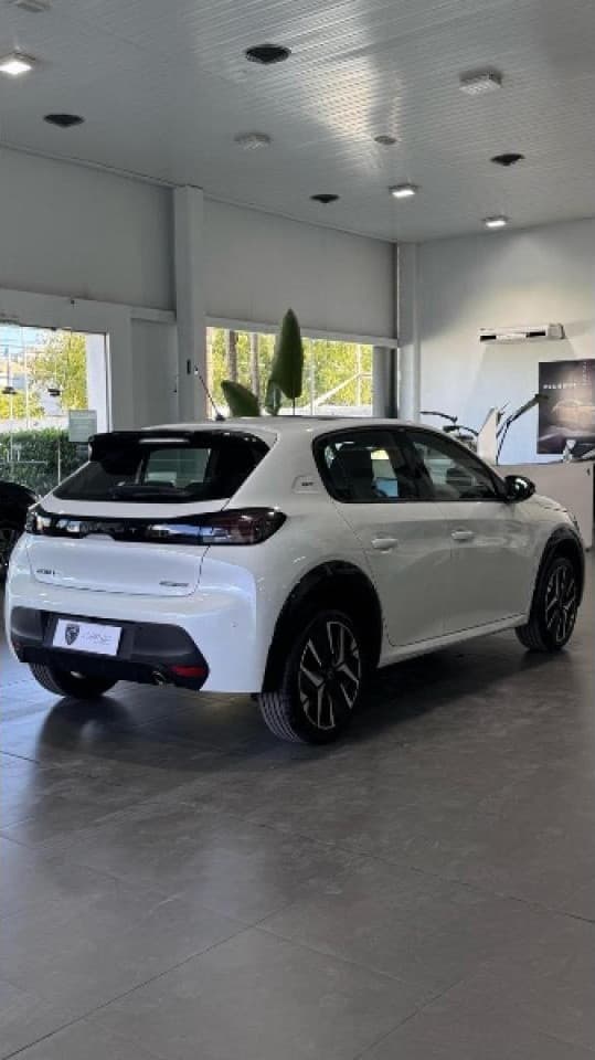 Peugeot 208 Gt At 2026