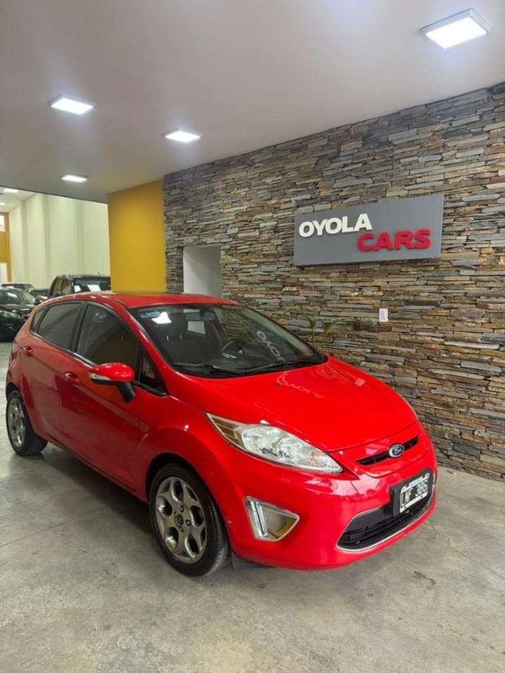 Ford Fiesta Kinetic Titanium 2012