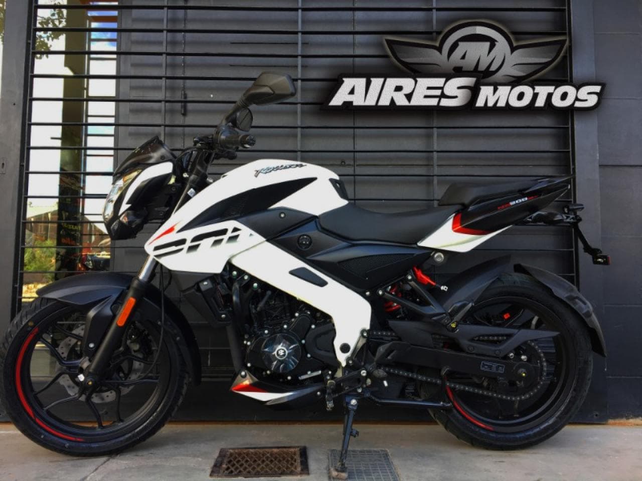 Bajaj Rouser Ns 200/ 0km *** Aires Motos *** Financiación Con Dni / Tarjetas De Crédito 24 Meses / Permutas...