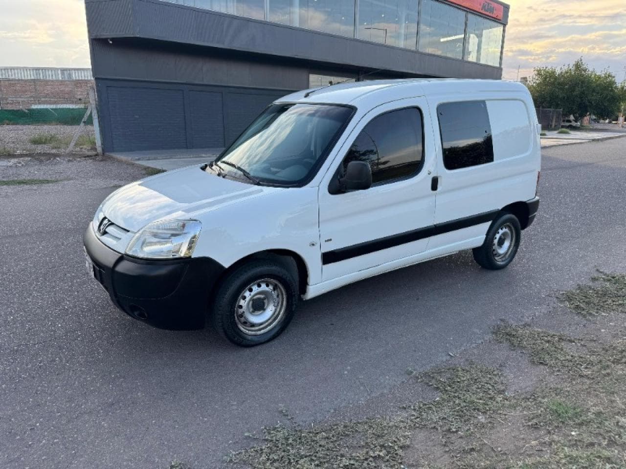 Peugeot Partner 2015 Hdi Furgón Con Asientos Impecable Titular