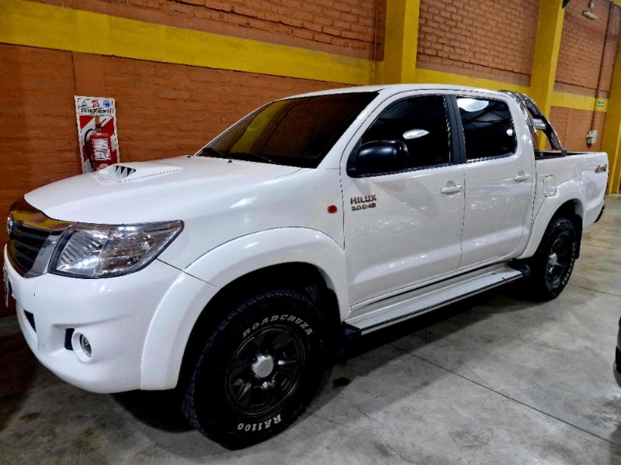 Toyota Hilux, 2015 Sr 3.0 4x4 Manual Permuto Financio