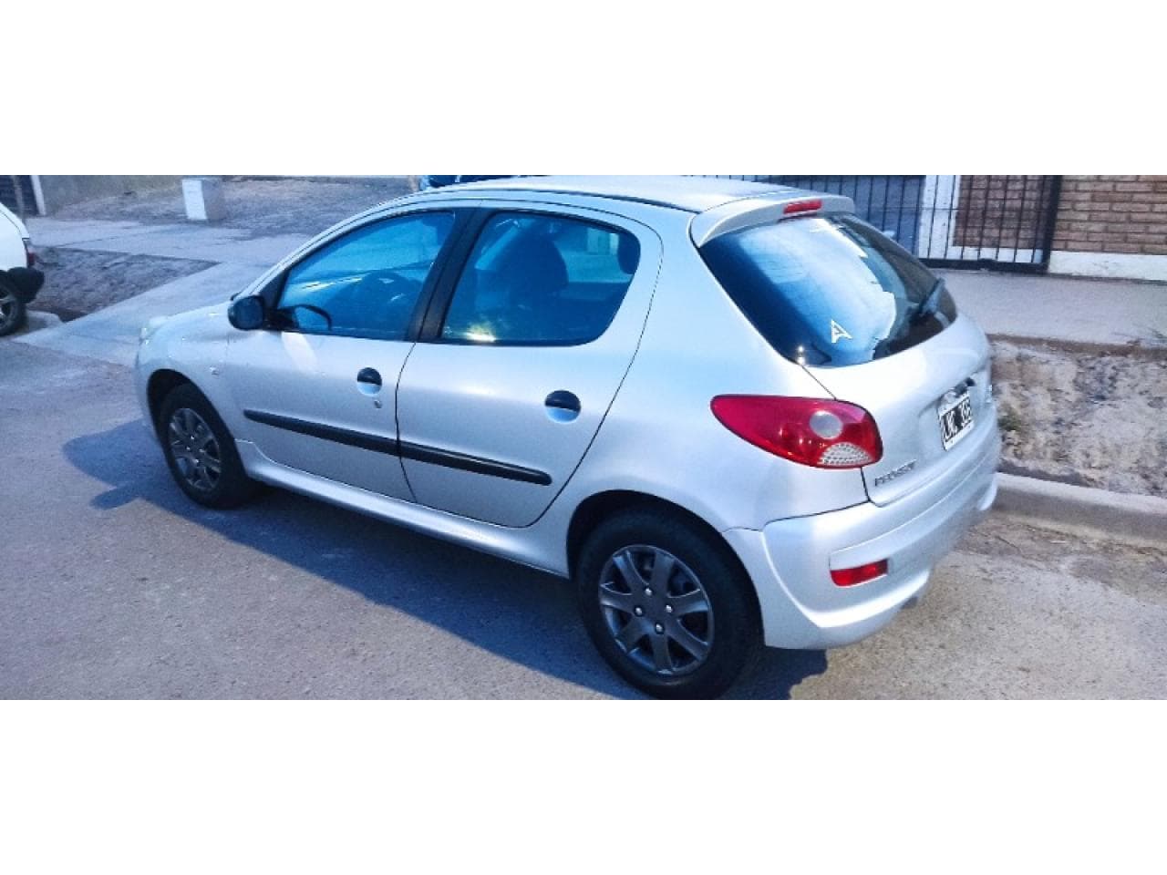 Peugeot 207 1.4 Xr Compact 2012