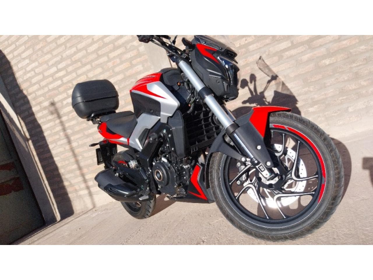 Bajaj Dominar D250 - 2023 - Impecable única Mano