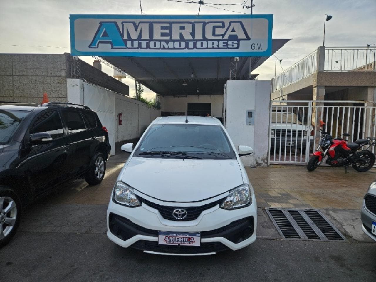 Toyota Etios X 1.5 2022 $12.000.000 Resto En Cuotas