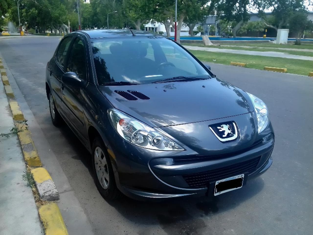 Peugeot 207  43.000 Km Allure 1.4 Modelo 2015