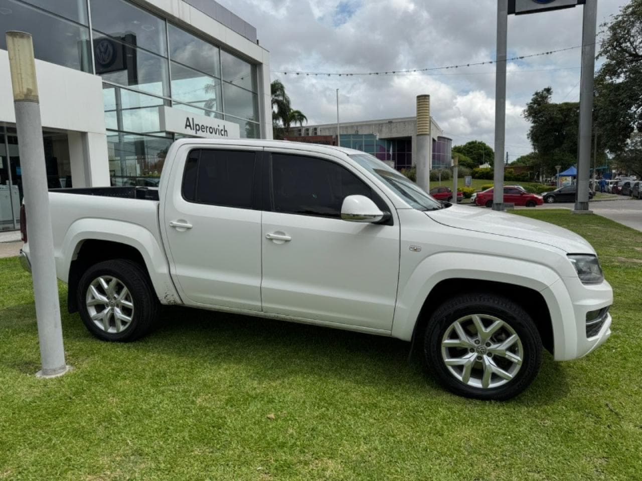 Volkswagen Amarok V6 2023 Highline Financio Permuto Tarjetas