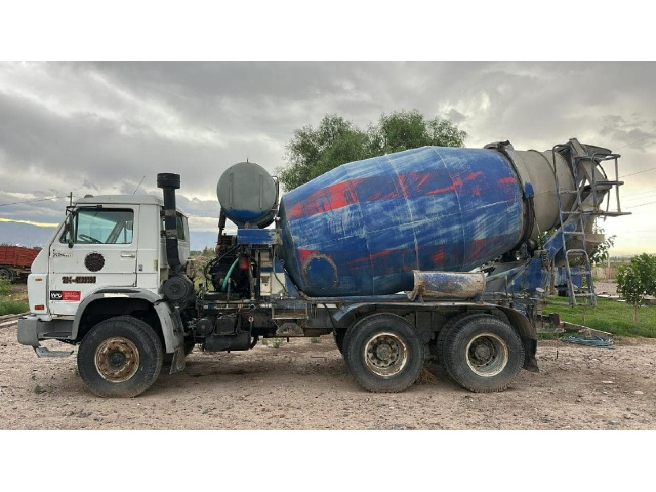 Camión Mixer Volkswagen 6x4 26-310 Año 2006