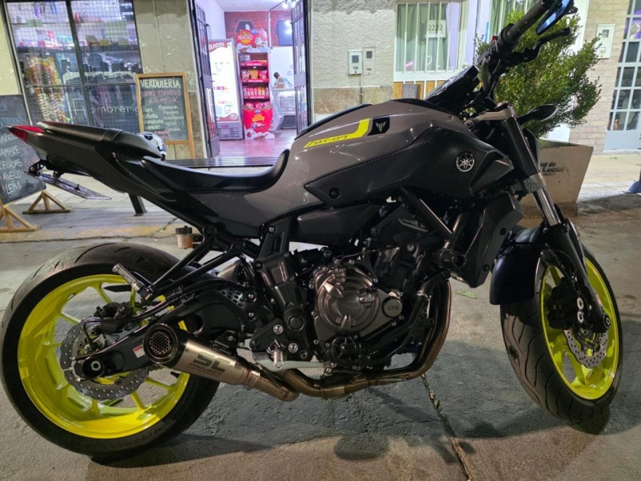 Yamaha Mt 07 Impecable Sin Detalles Con Muchos Accesorios Y Escape Sc Proyect