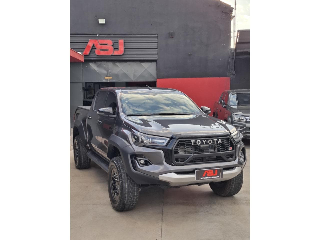 Toyota Hilux Pick - Up 2.8 Cd Gr - Sport 224cv 4x4 At 2025. 20000km