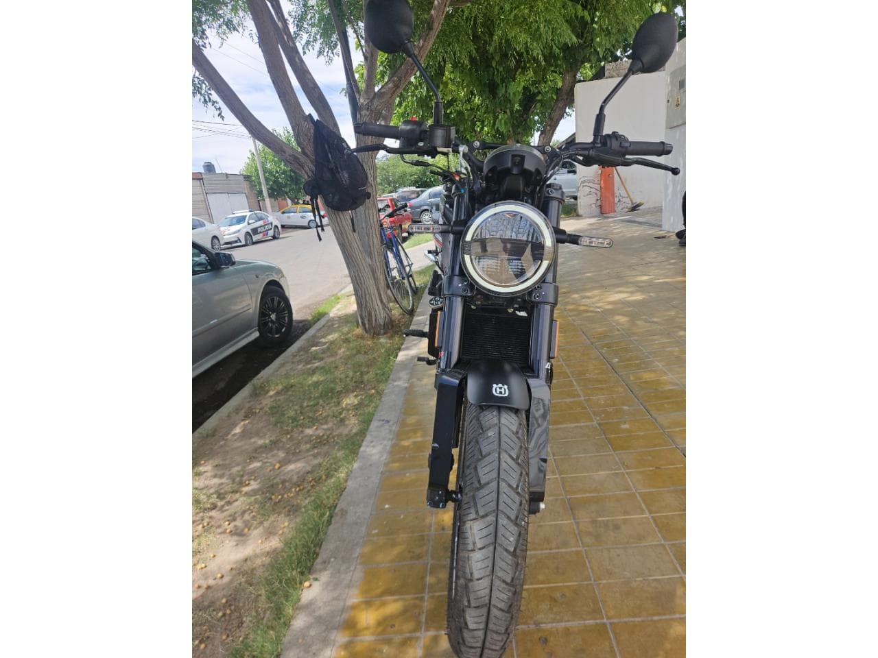 Husqvarna Svartpilen 200 2023