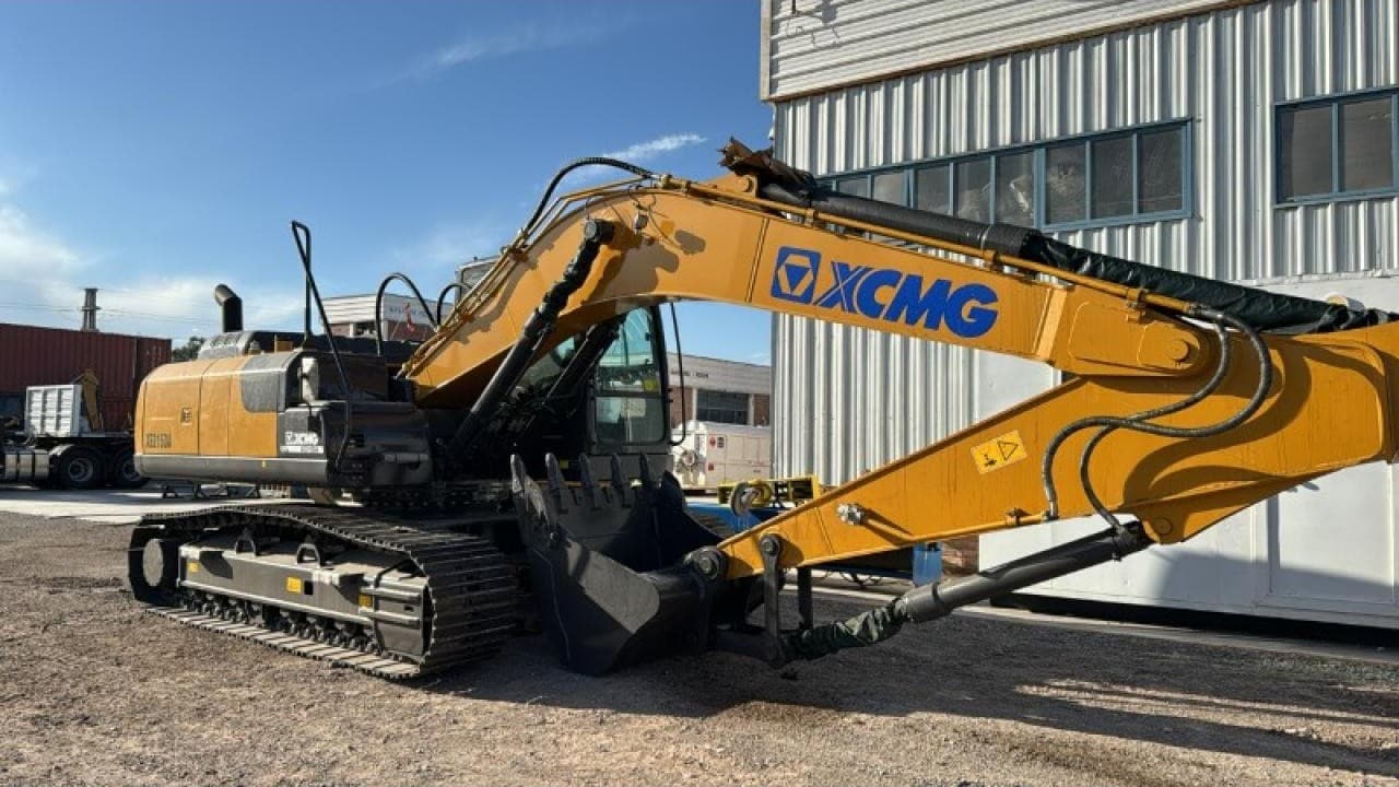 Excavadora Sobre Oruga Xcmg Modelo Xe215da - 21.5 T - 1 M3 - Motor Cummins Qsb7 180 Hp - 0km