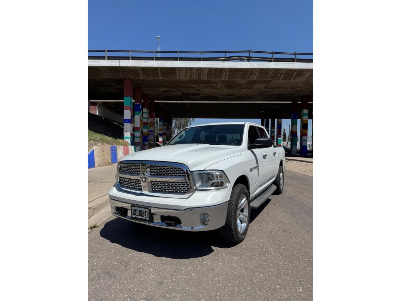 Dodge Ram 1500 Laramie 5.7 - 2015 Primera Mano Impecable