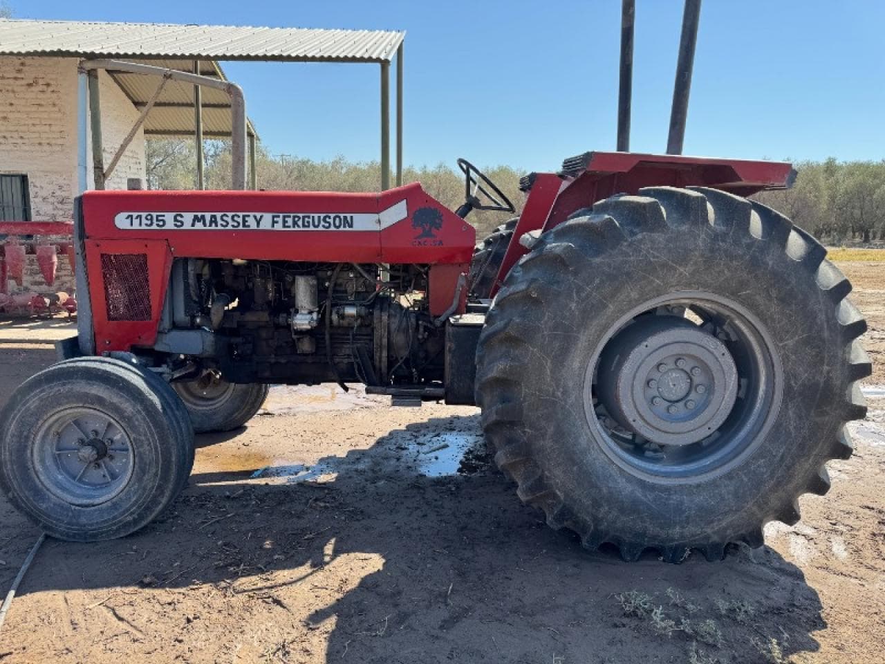 Tractor Massey 1195 S