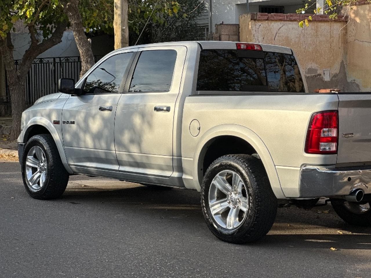 Dodge Ram Laramie 1500 V8 5.7 2018
