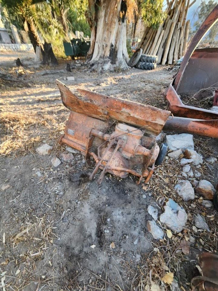 Rotovator Para Chatarra Junto Con Más Chatarra