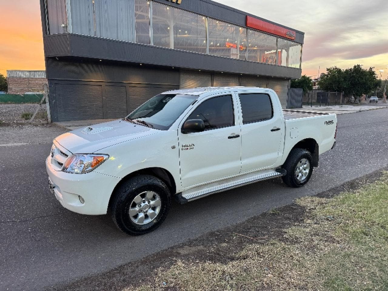 Toyota Hilux 3.0 Sr 4x2 2008 Financió Permuo