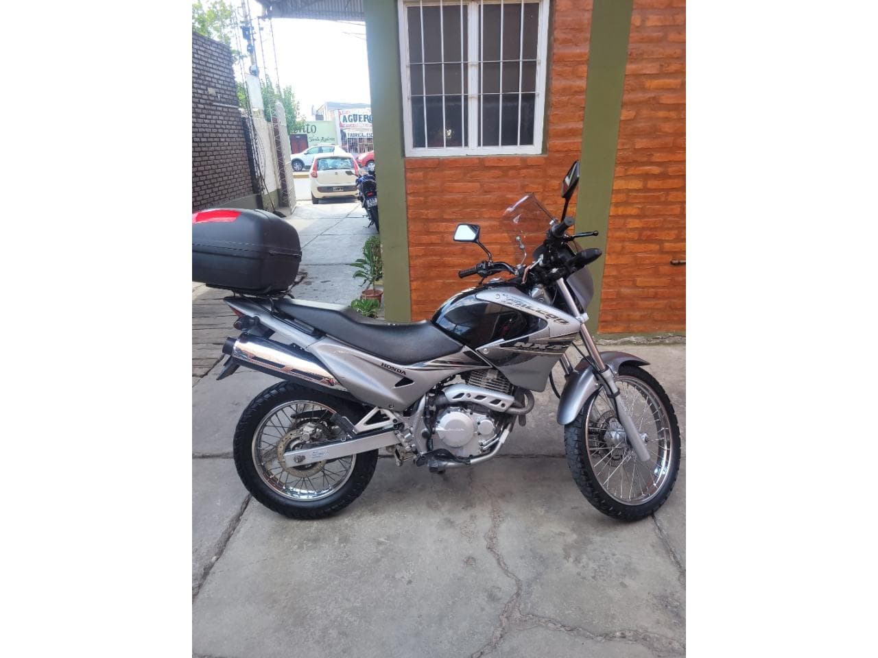 Honda Falcon Nx 400, 2011