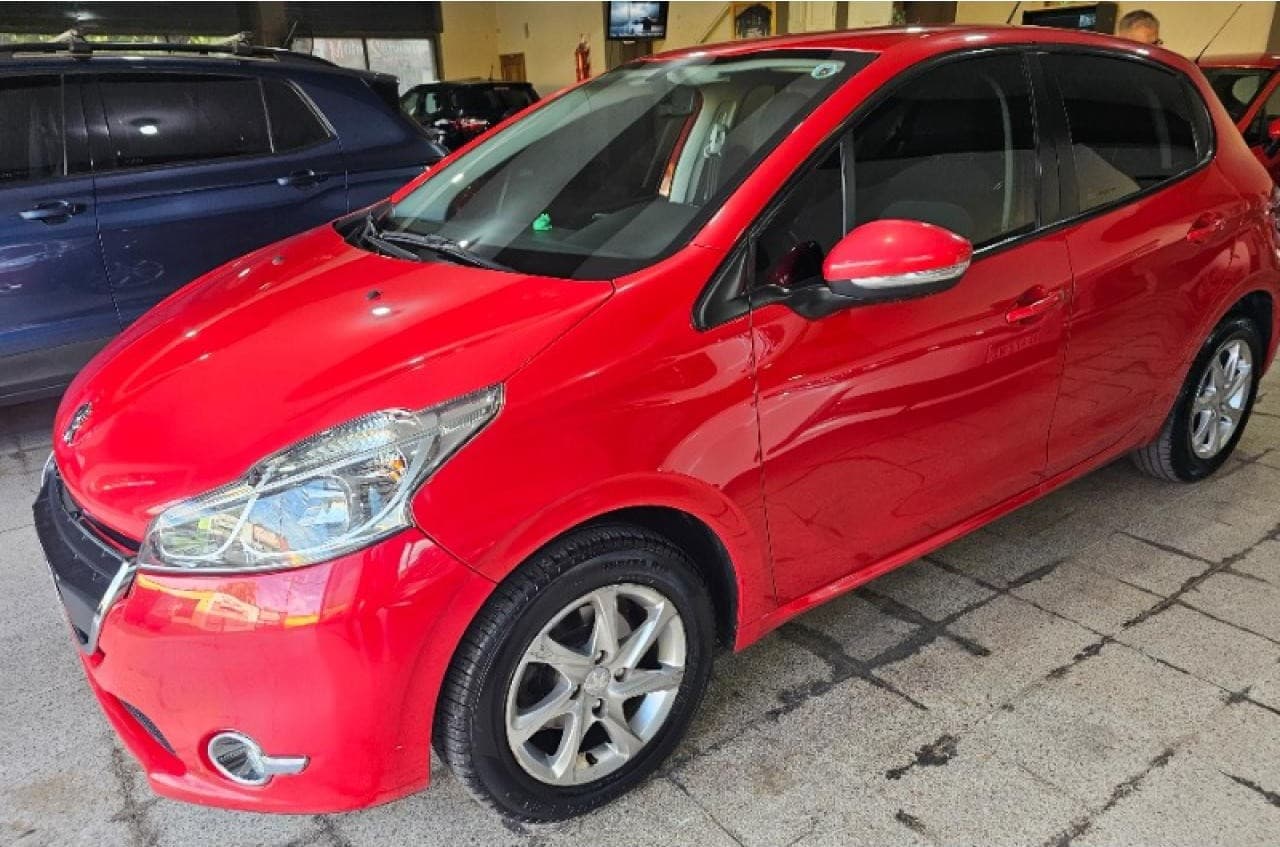 Peugeot 208 1.5 Allure Con Navegador 2015