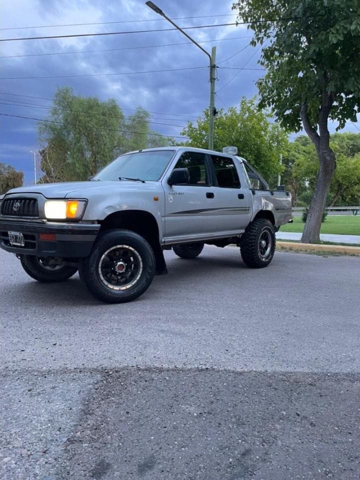 Toyota Hilux 3.0 2003 Dx 250mil Km