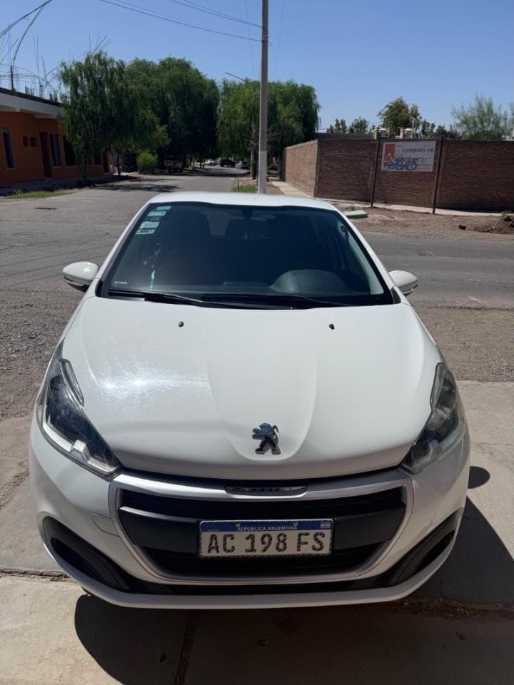 Peugeot 208 Active 1.6 2018