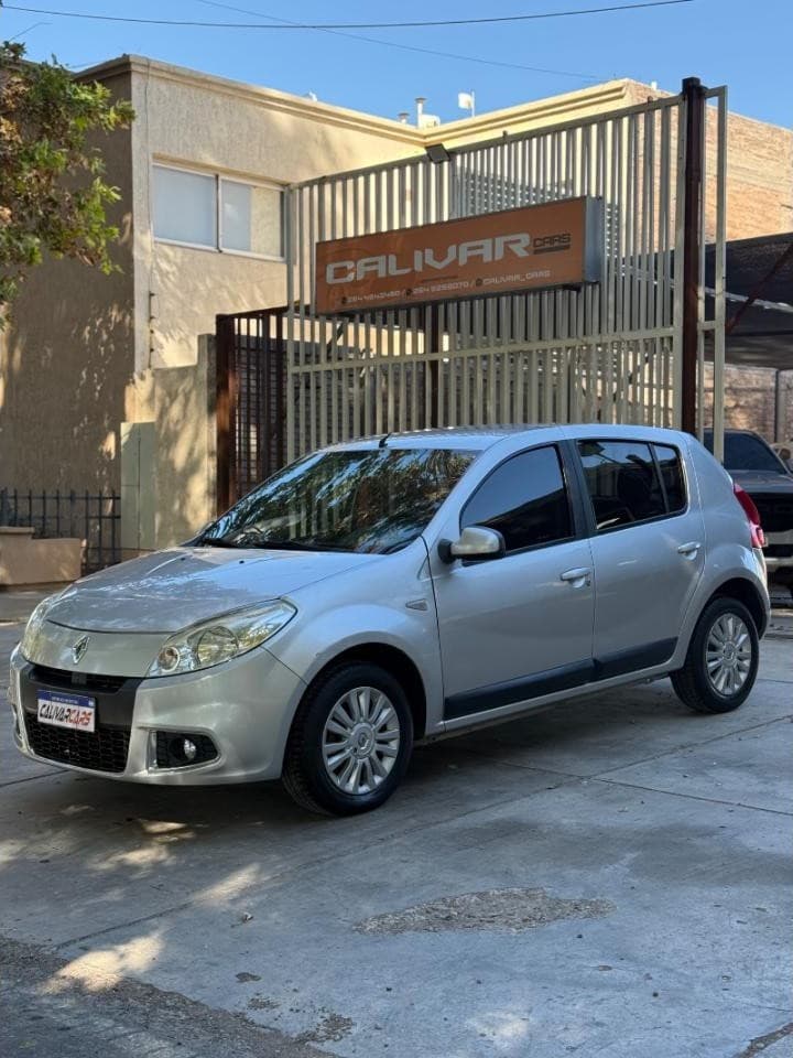 Renault Sandero Luxe 2012