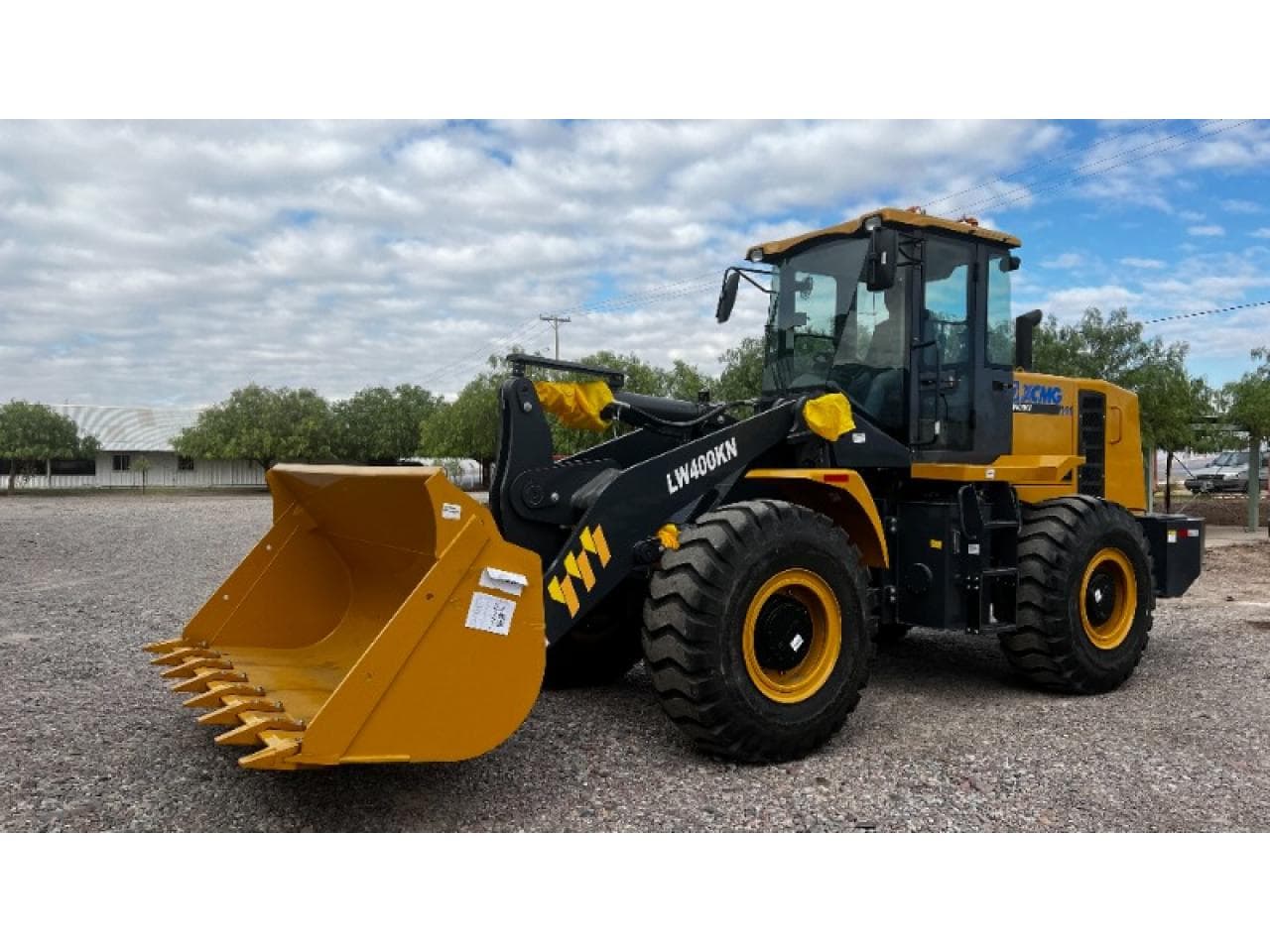 Pala Cargadora Frontal Xcmg Modelo Lw400kn - 2.4 M3 - 4.500 Kg - Joystick - A/a - 0 Km - Entrega Inmediata