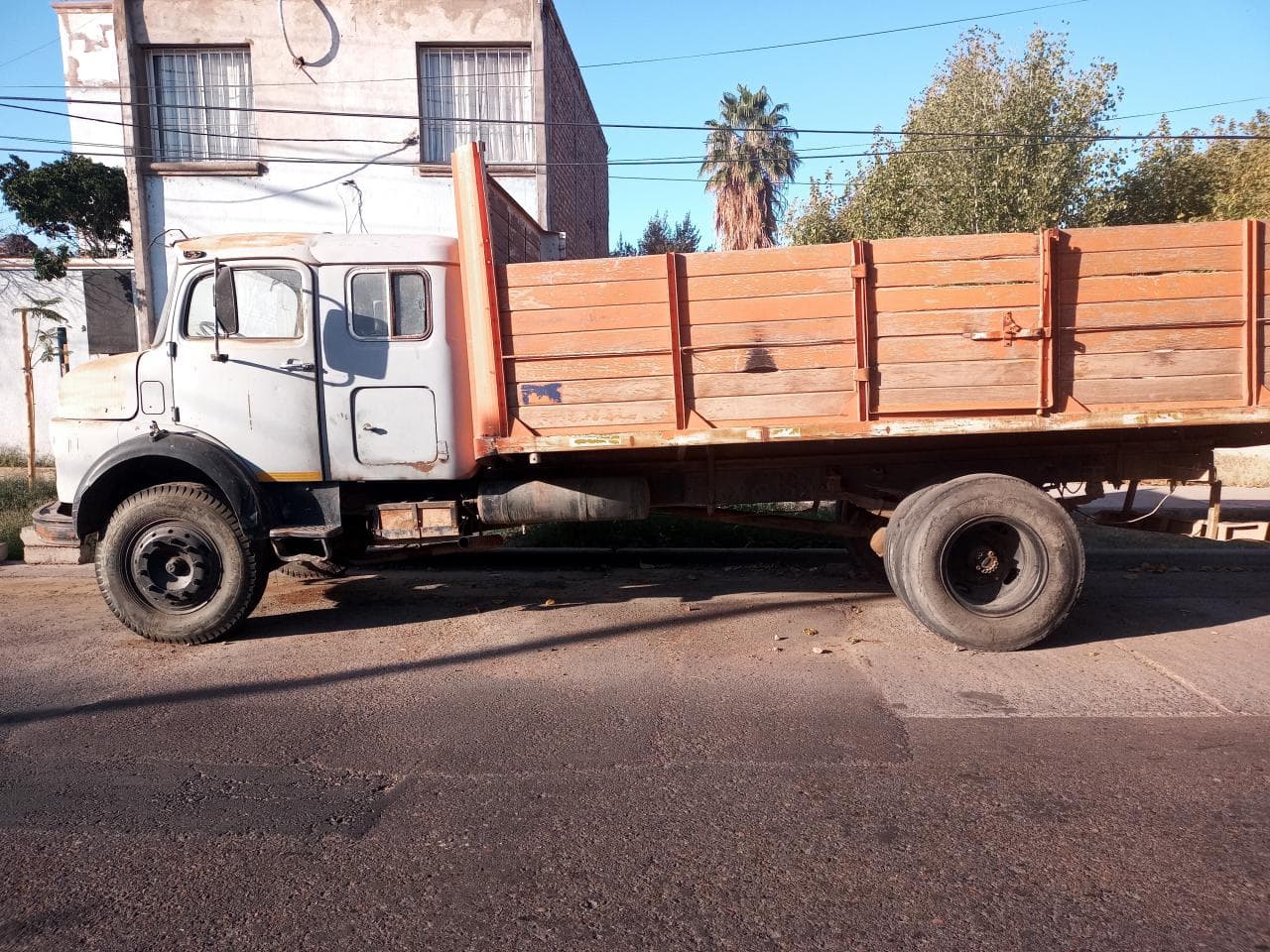 Mercedes 1114 Con Motor 1518 A Nuevo O Permuto Por Auto 2016 En Adelante Y Diferencia A Mi Favor