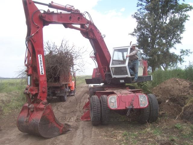 Excavadora Poclain